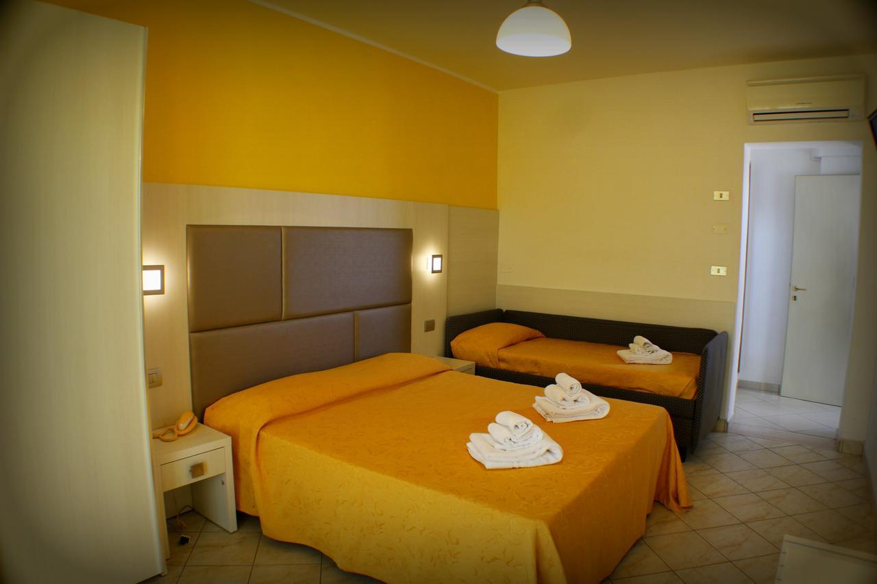 Hotel Adria Bellaria – Igea Marina Kültér fotó